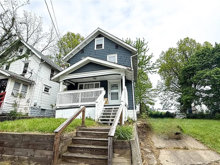 987 Boone St — Photo 1