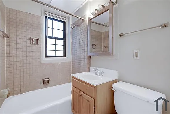 3 bed, $1,100 — Photo 2