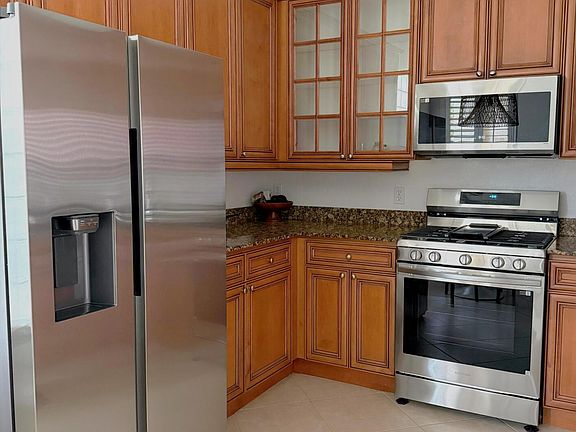 2nd image of 167 Isle Verde Way