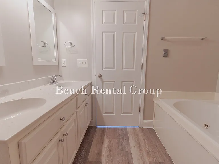 204 Macarthur Dr — Photo 16