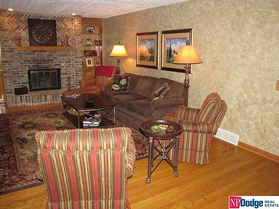 4th image of 6416 S 107th St