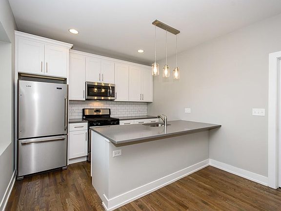 4th image of 4753 N Leavitt St