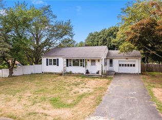 37 Souza Way, Portsmouth, RI 02871
