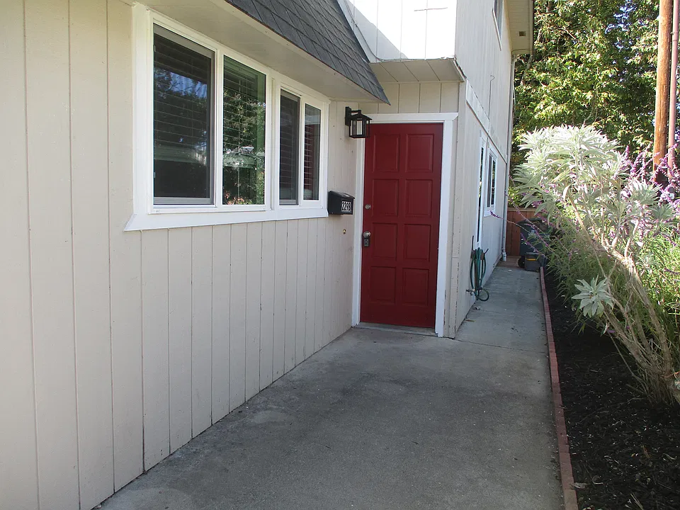 229 Buena Vista Ave #B
