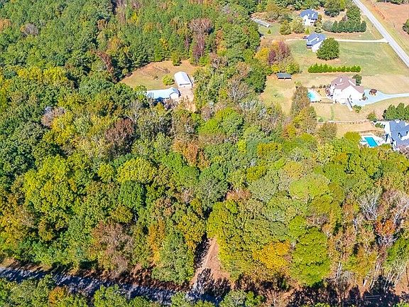 3rd image of 1061 Knight Rd