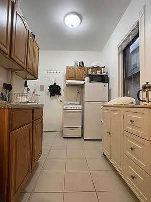 3rd image of 173 Bleecker St #4A