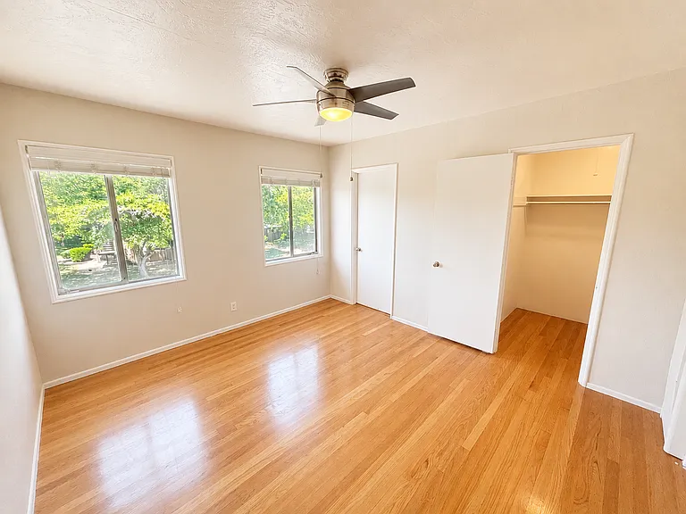 5488 Carlson Dr #&-5492 — Photo 23