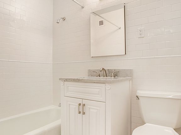 5th image of 300 Mercer St APT 4G
