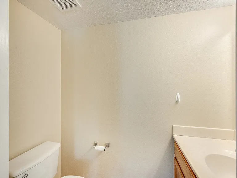 2081 Brookshire Cir — Photo 11