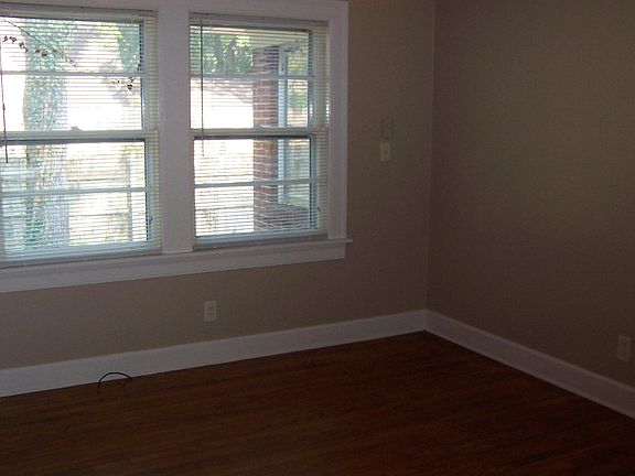 3rd image of 1011 E Vine St
