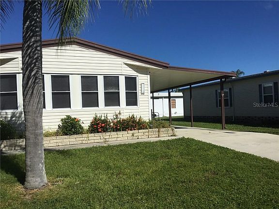 2nd image of 744 Riverview Cir