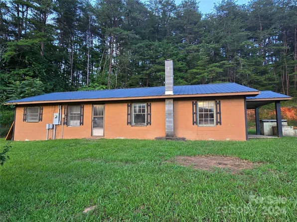 127 Lake Adger Rd, Mill Spring, NC 28756