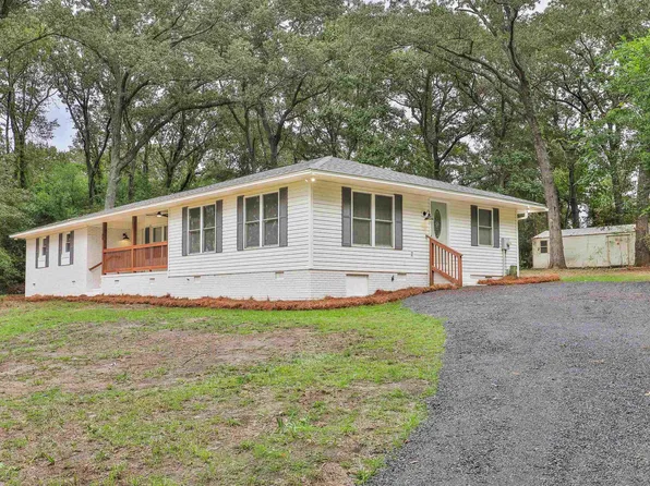 60 Savannah Rd, Bishopville, SC 29010