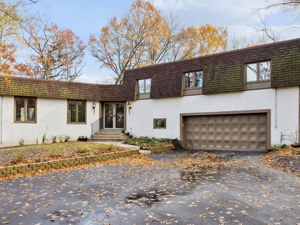 8 Lily Pond Rd, North Oaks, MN 55127