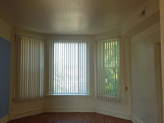 2nd image of 2931 S Emerald Ave