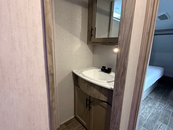 7594 Road D.5 NE #C