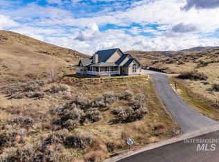 2132 Corral Rd, Emmett, ID 83617