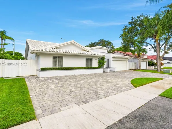 8250 SW 86th Ct, Miami, FL 33143
