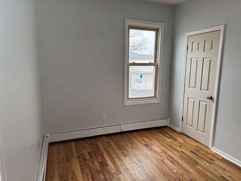 590 Hawthorne Ave #1 — Photo 7