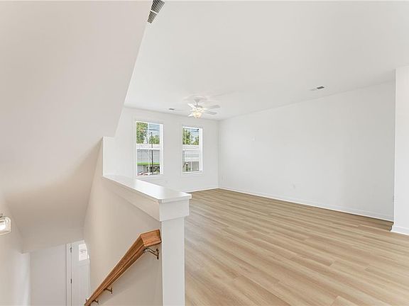 5th image of 1119 Hodgepodge Way