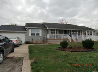 13493 Apple St, Carleton, MI 48117