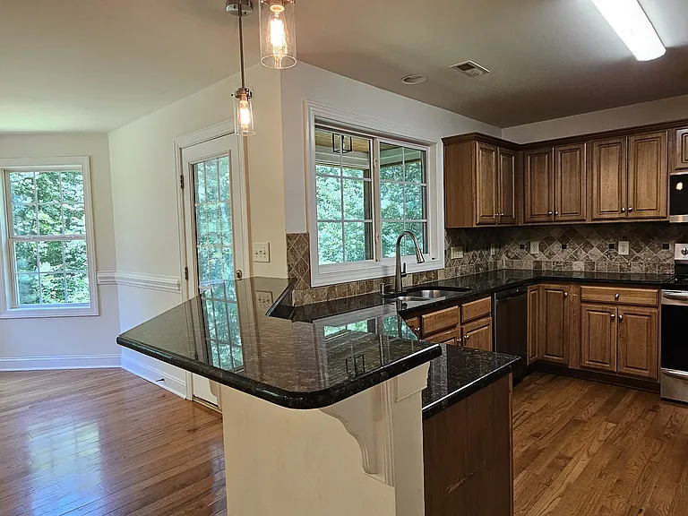 Beautiful Kitchen with Breakfast Bar