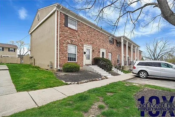 3 bed, 1140 sqft, $1,550 — Photo 2