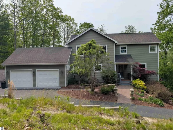 4076 Williamston Ct, Williamsburg, MI 49690
