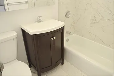 Rented by R New York