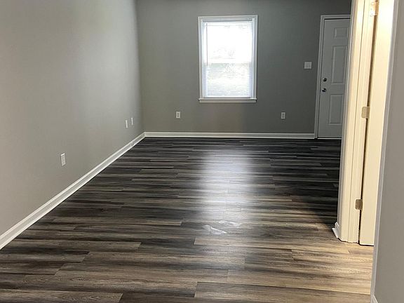 3rd image of 216 Calumet Dr APT D