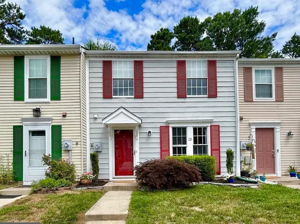 13 Dorchester Cir, Marlton, NJ 08053