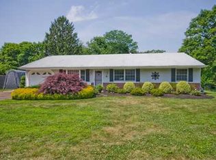 11 Sturgis Rd, Kendall Park, NJ 08824