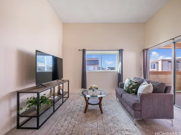 98-943 Moanalua Rd APT 1802, Aiea, HI 96701