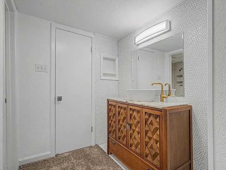 7575 Katy Fwy #4 — Photo 42