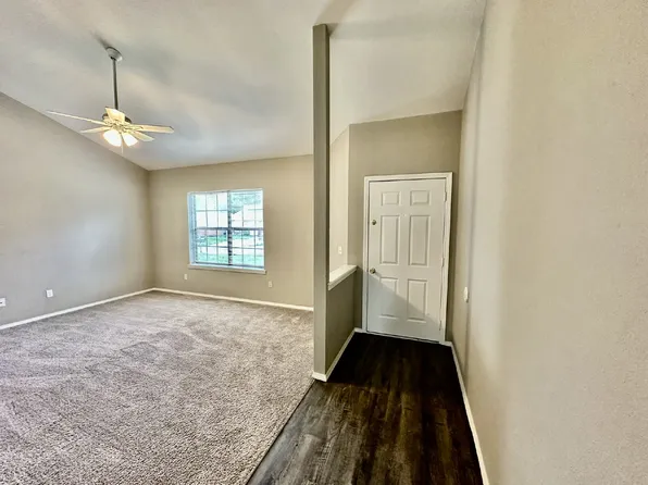 2437 W Gum St, Rogers, AR 72758