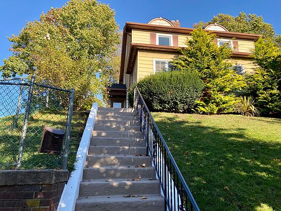 3rd image of 461 Oakland Ave