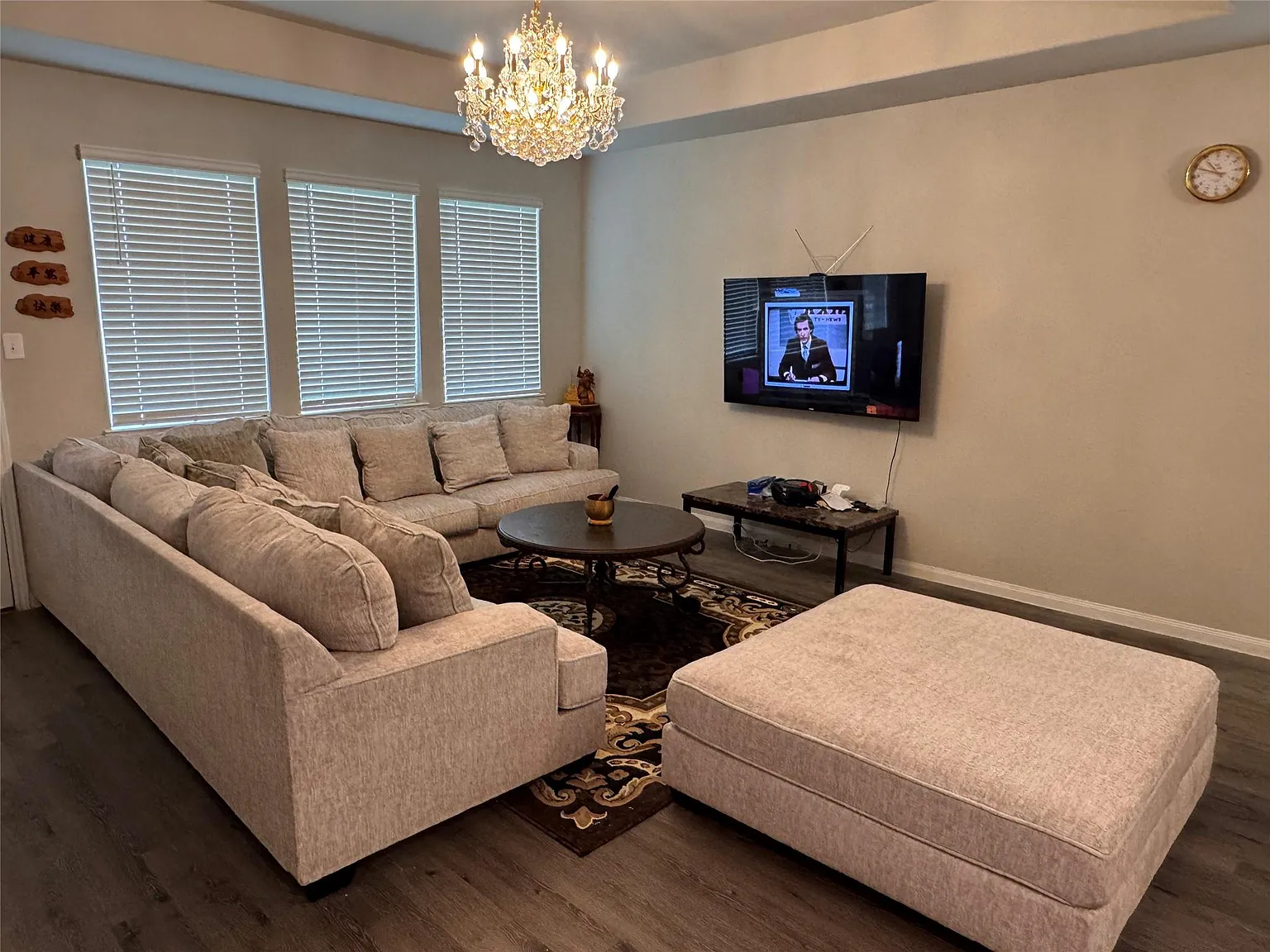 Studio, 2.5 bath, 2483 sqft, $2,600 — Photo 3
