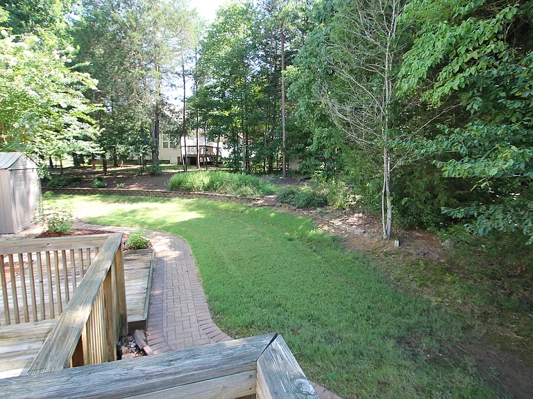 583 Stonehenge Dr — Photo 34