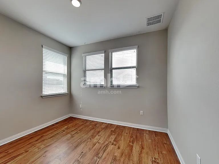 8113 Turnberry Ln — Photo 20