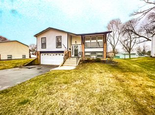 2307 Dalewood Pkwy, Woodridge, IL