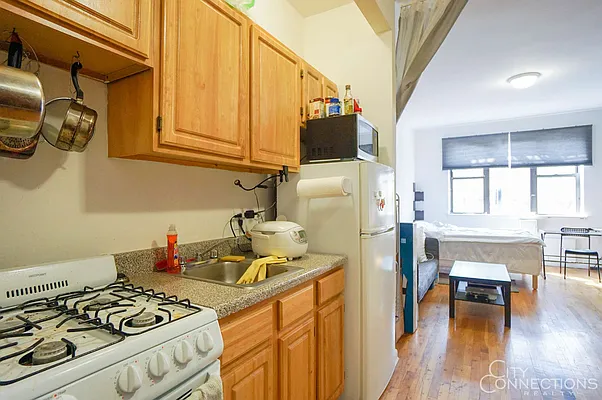 Rented by City Connections Realty | media 20