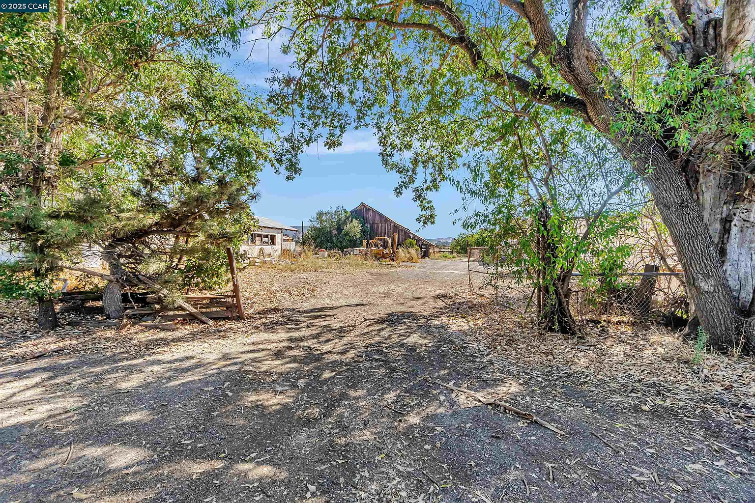 21200 Silva Rd photo 1