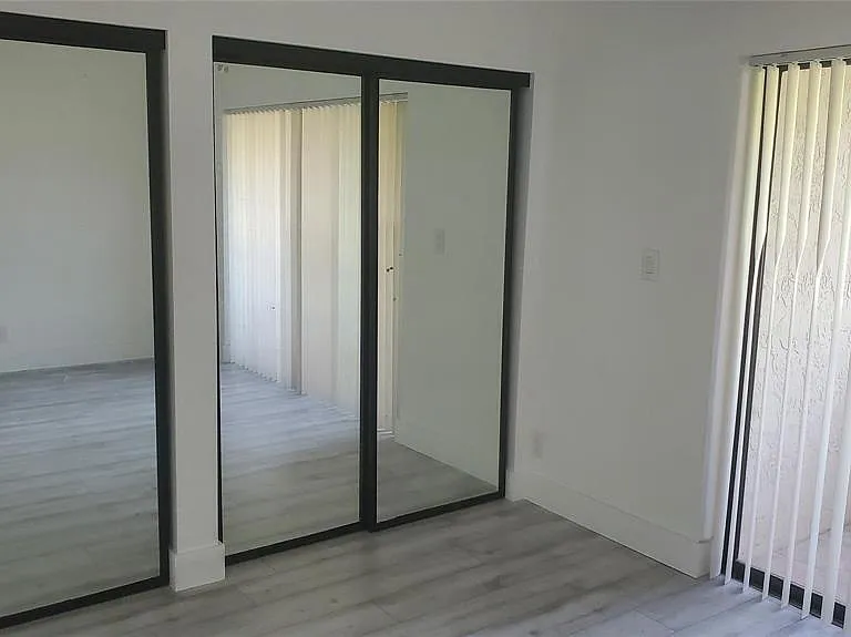 721 SE 1st Way #C13 — Photo 16