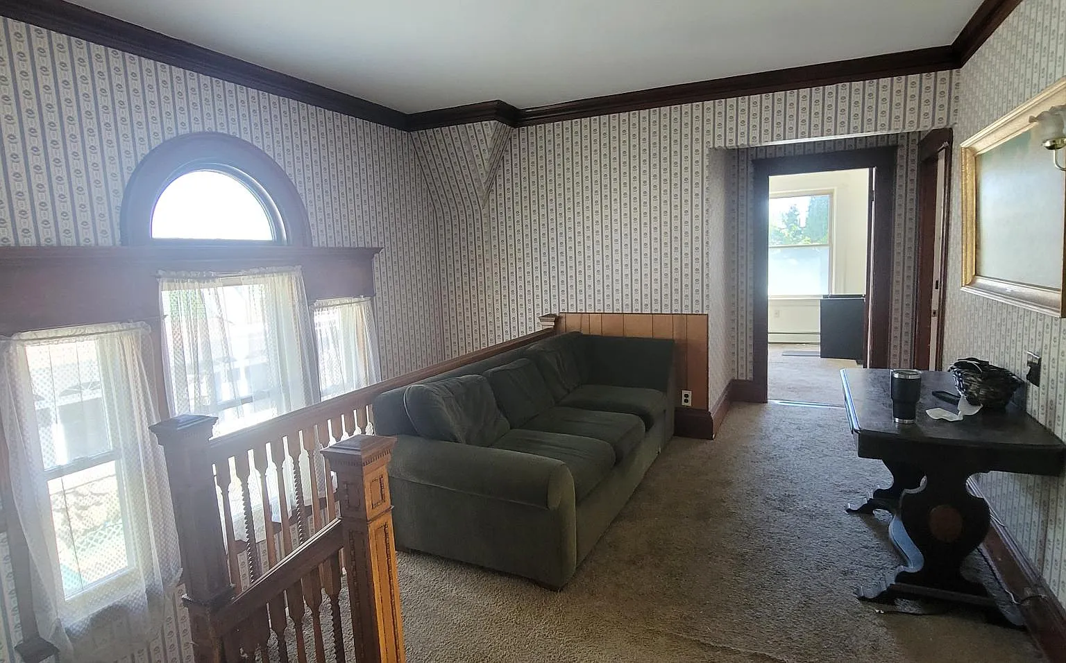 5 bed, 2200 sqft, $3,800 — Photo 4