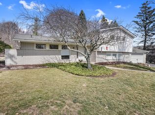 5538 Raven Rd, Bloomfield Hills, MI 48301