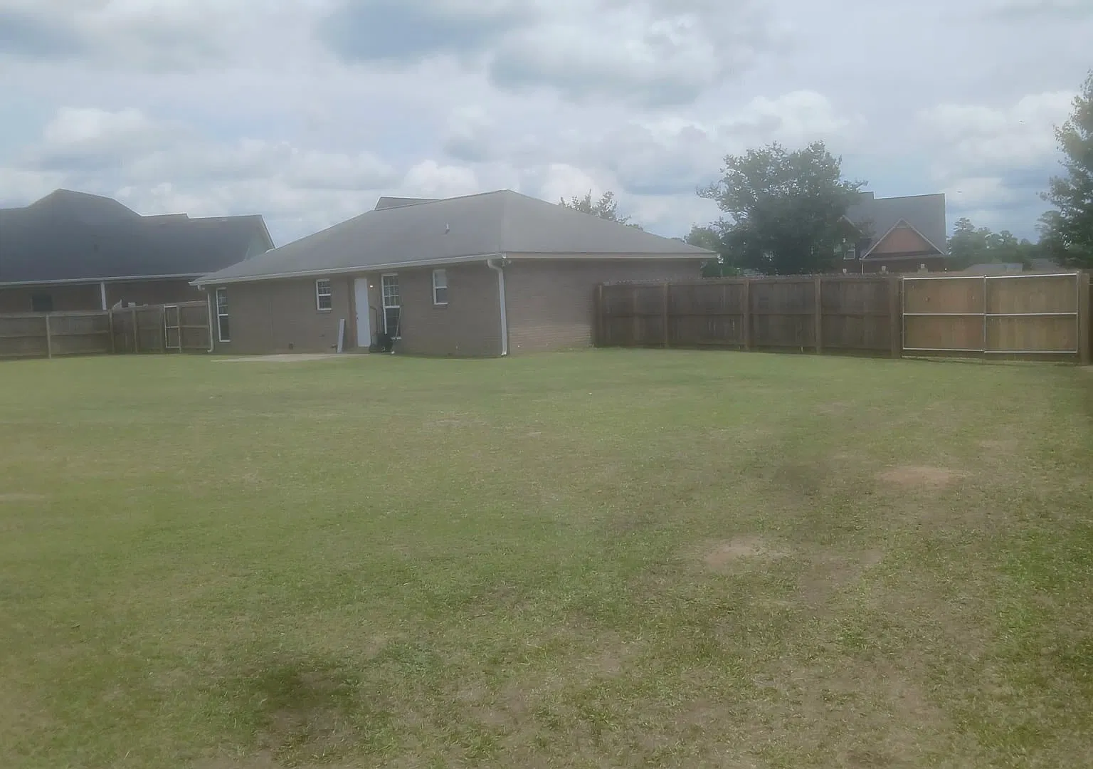 3 bed, 1323 sqft, $2,000 — Photo 3