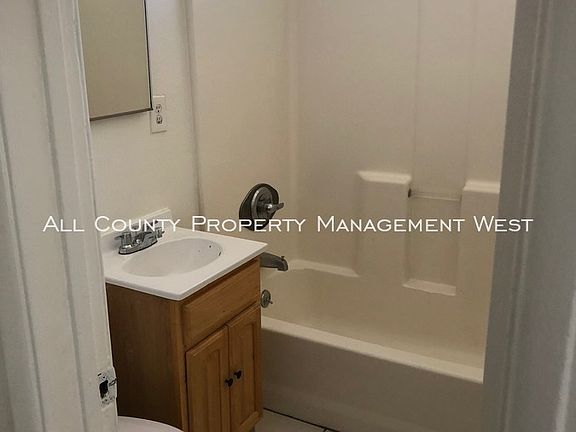 3rd image of 2913 Covina St APT 1