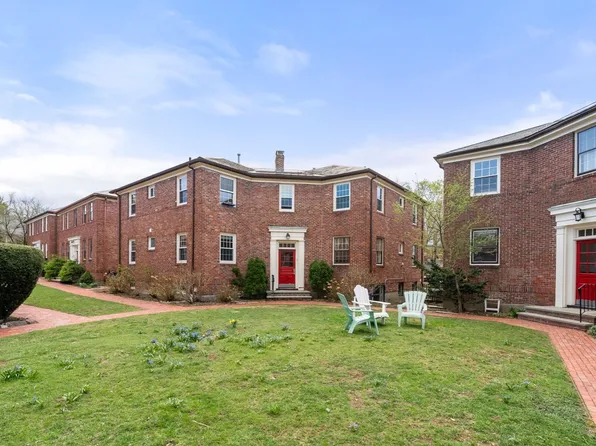 5 Garden Ct APT 1, Cambridge, MA 02138