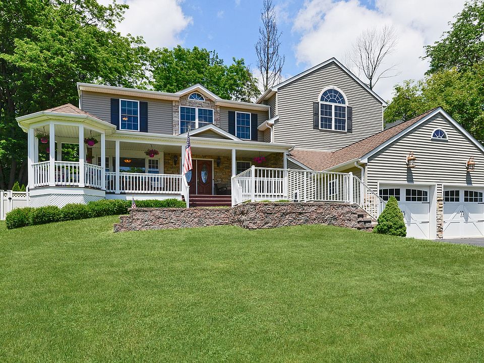 1st image of 326 Lakeside Blvd
