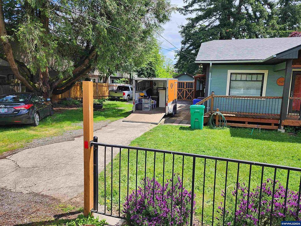 2nd image of 3624 SE 119th Ave